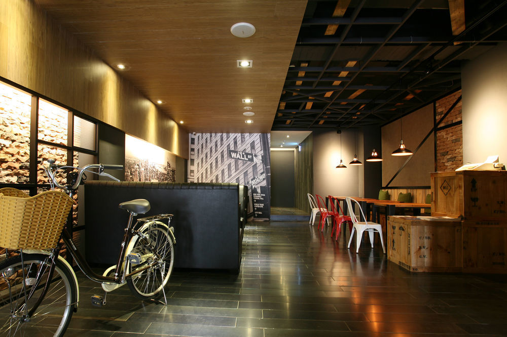 P&F Hotel Тайчжун Экстерьер фото