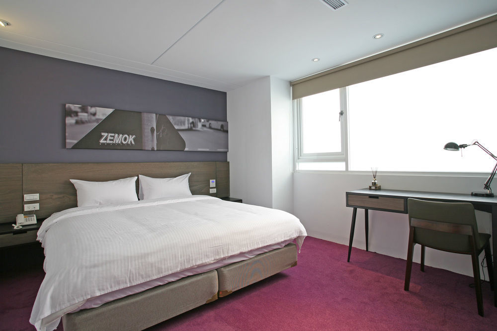 P&F Hotel Тайчжун Экстерьер фото