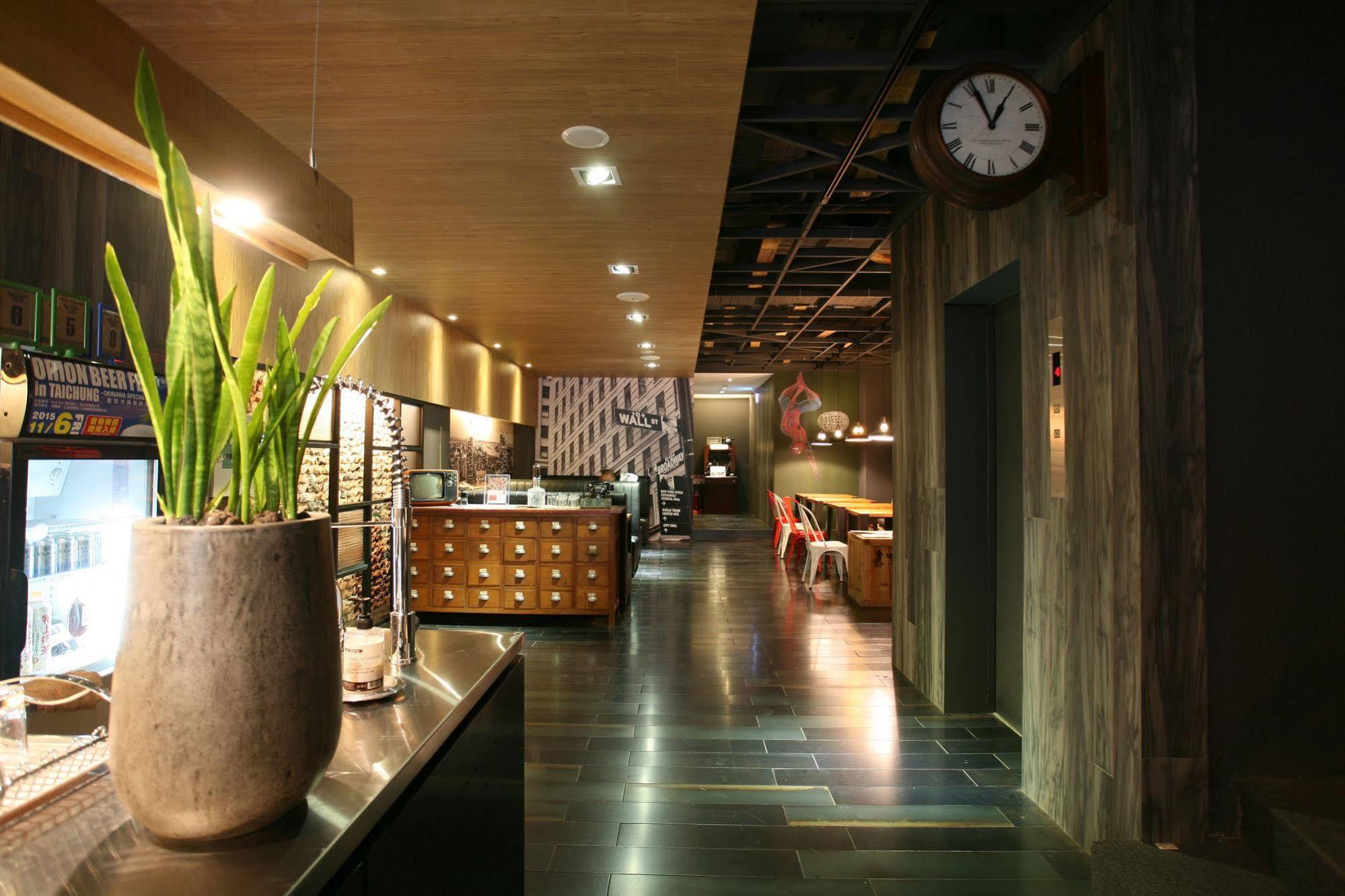 P&F Hotel Тайчжун Экстерьер фото