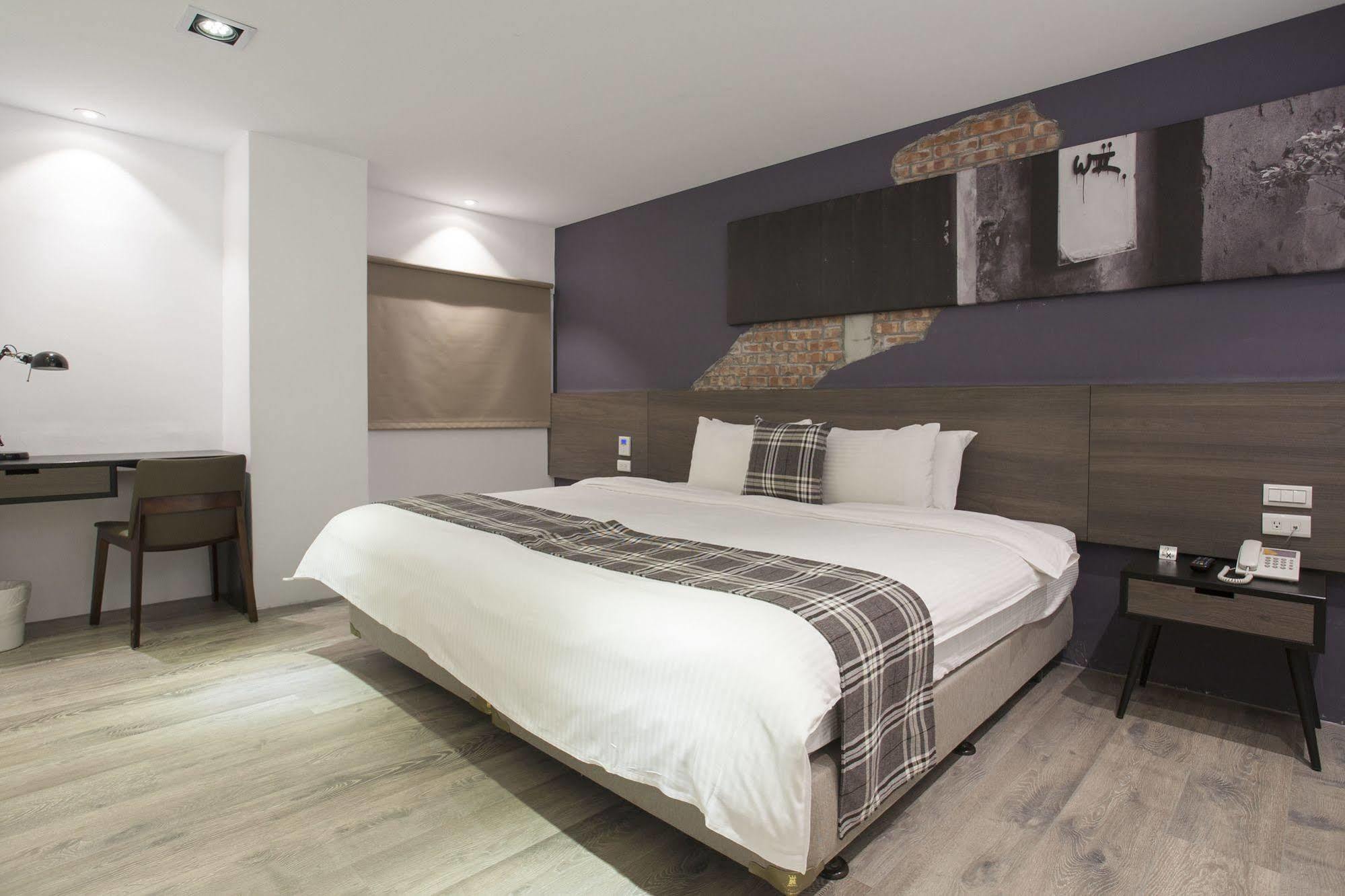 P&F Hotel Тайчжун Экстерьер фото