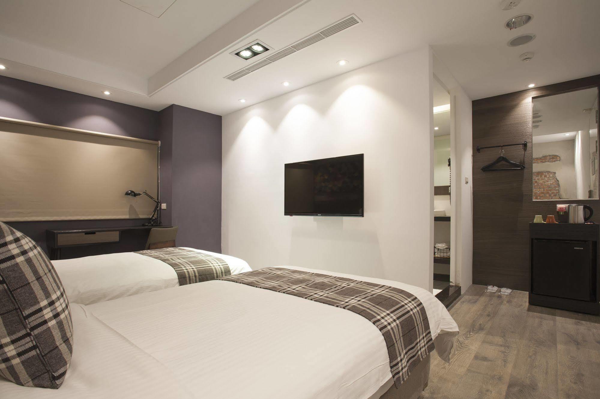 P&F Hotel Тайчжун Экстерьер фото