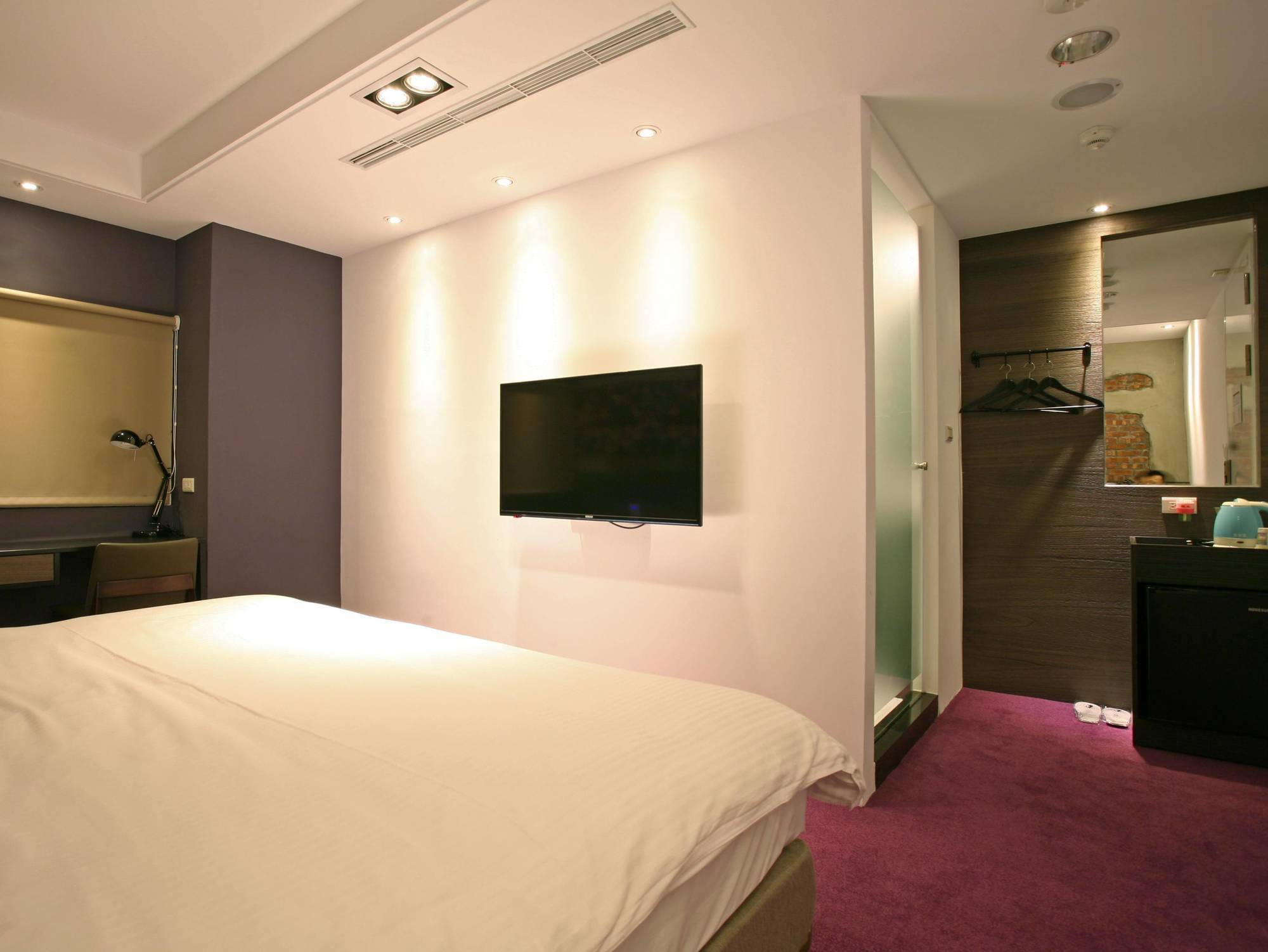 P&F Hotel Тайчжун Экстерьер фото