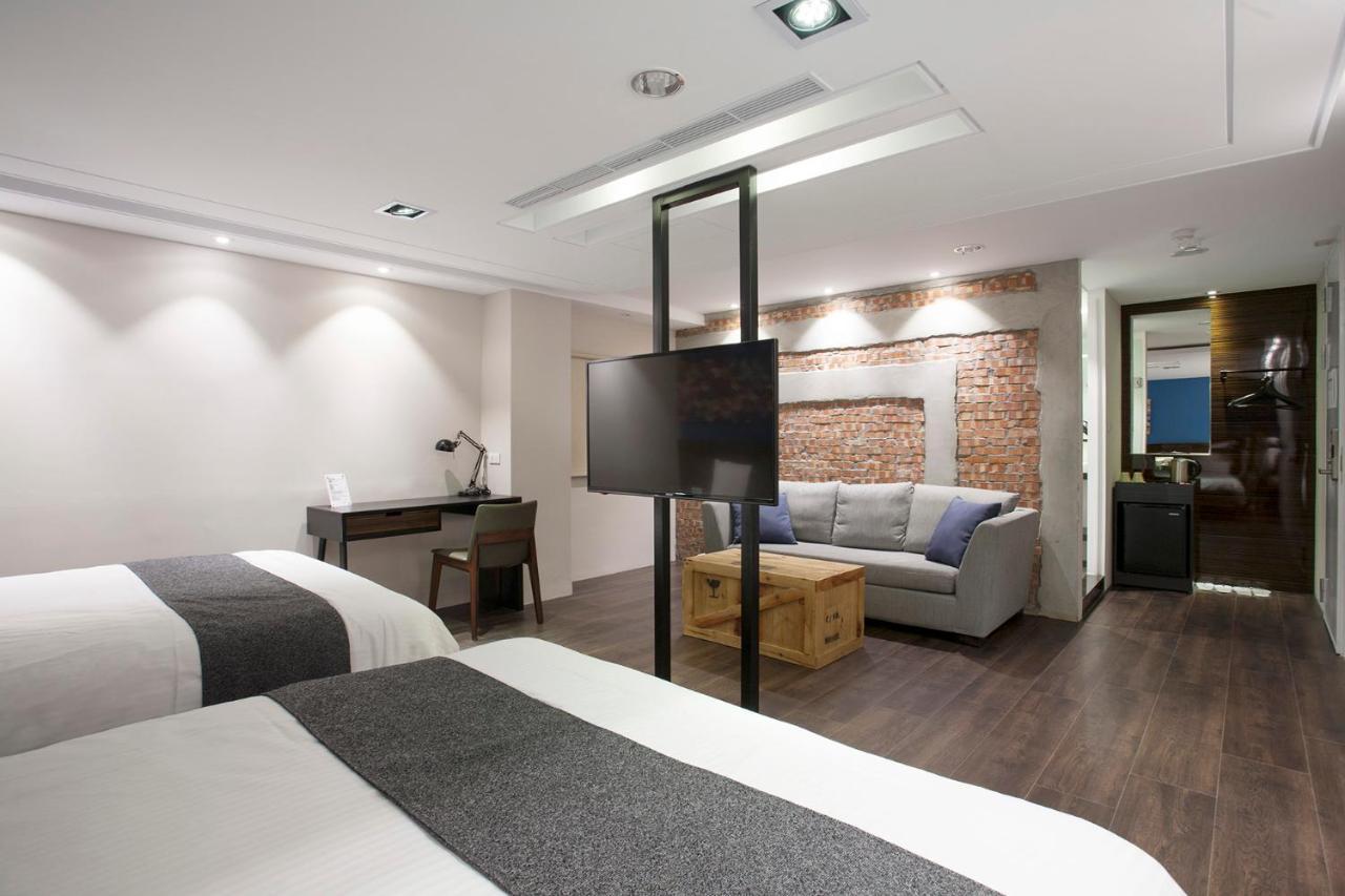 P&F Hotel Тайчжун Экстерьер фото